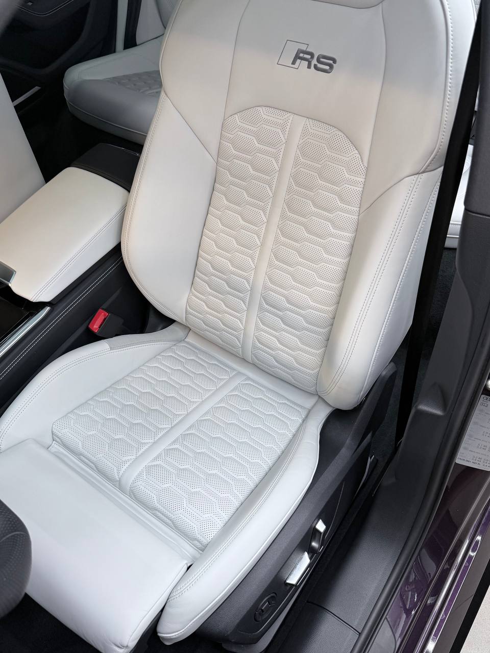 Audi RS6 innen nachher